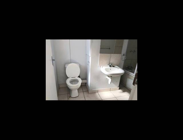 1 BEDROOM PROPERTY TO RENT IN RANDBURG CENTRAL